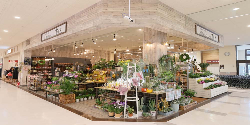 HANA竹屋 見直したのは、デザインではなく「ホームページの運営体制」。各店舗スタッフに情報発信を任せて継続した結果、法人からの受注も増加。