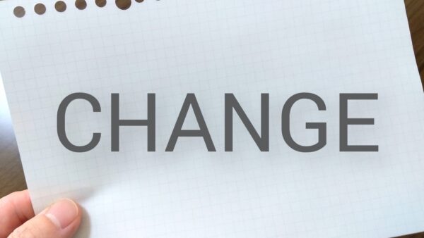 経営者が変わった時、ホームページの会社概要を修正するだけでいいのか？